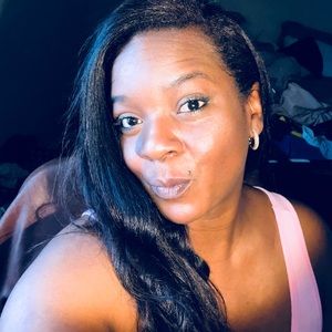 Meet your Posher, Jamila